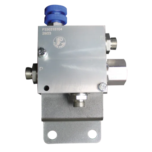 Flow control valve for stepless speed adjustment